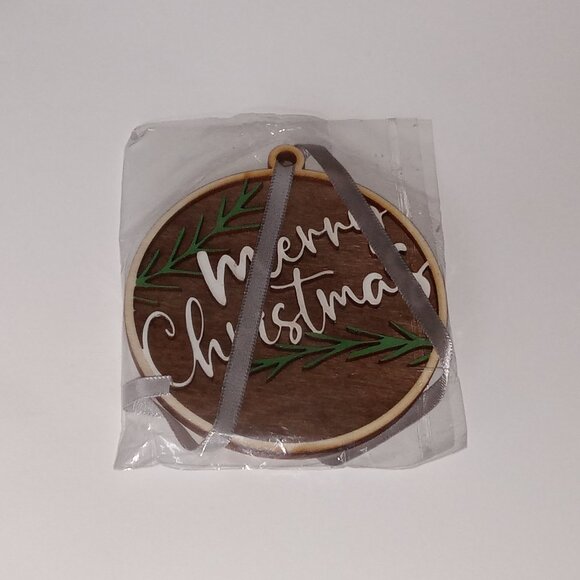 🎯 10 for $12 / NEW Merry Christmas Ornament, Wood Holiday Ornament - Picture 6 of 6